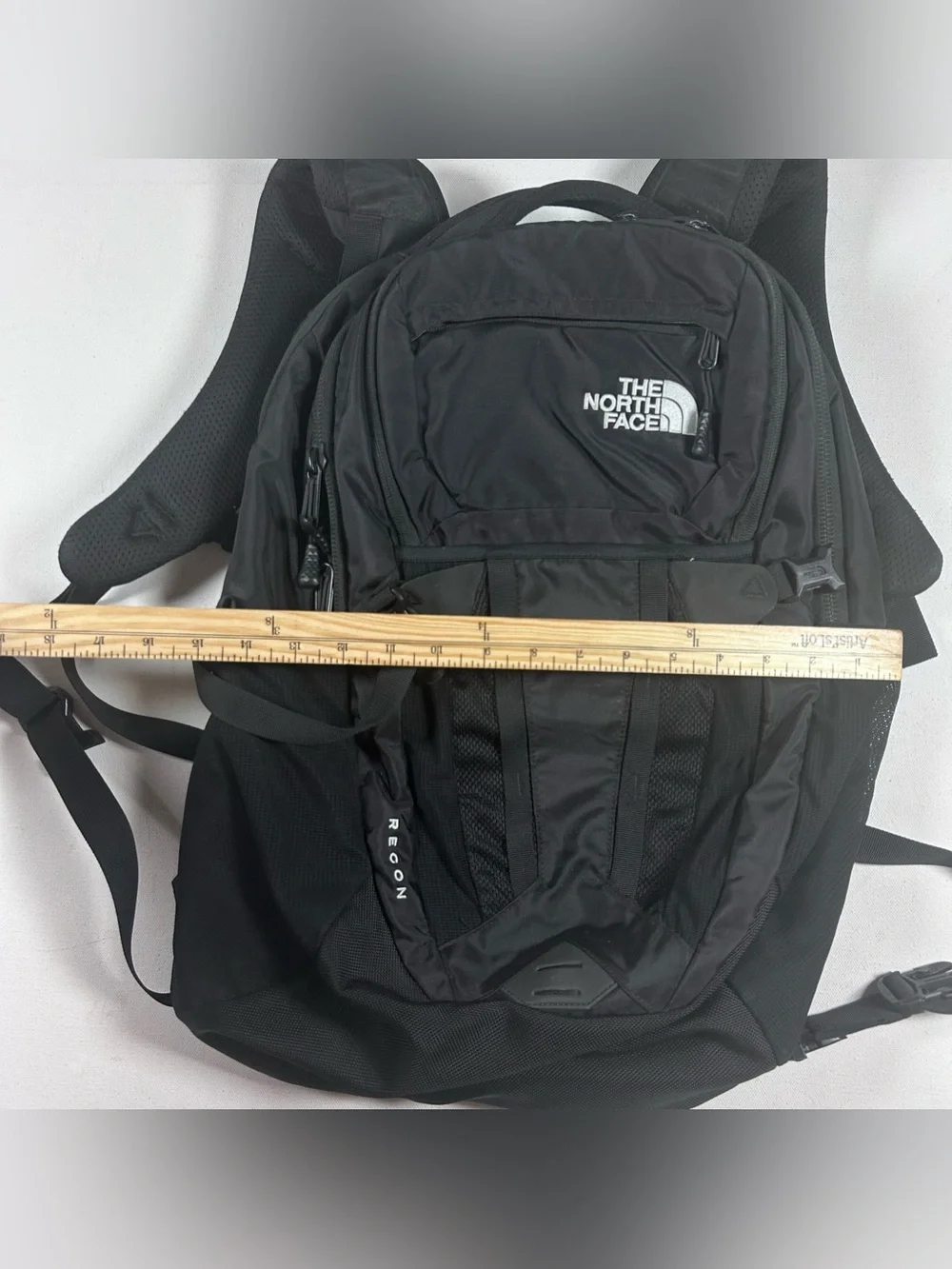 The North Face Unisex RECON Day Travel Hike Student 30L Backpack Black
